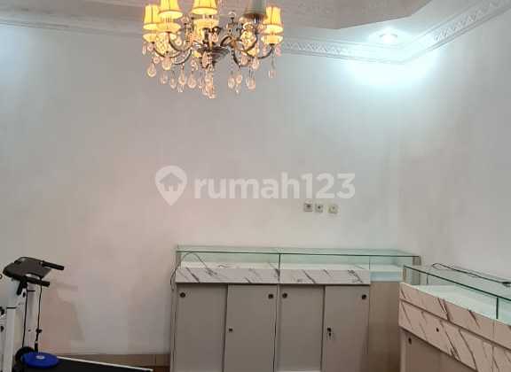 Rumah Sunter 3 Lantai Luas 96M Hadap Selatan Masih Bagus dan Rapih Rumah Sunter 3 Lantai Luas 96M Hadap Selatan Masih Bagus dan Rapih