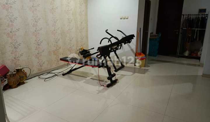 Luxury Sunter Paradise house, 187m² spacious, east-facing, with karaoke room and storage.