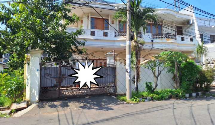 rumah hoek sunter kirana luas 187m hadap selatan barat jalan 2 mobil 1