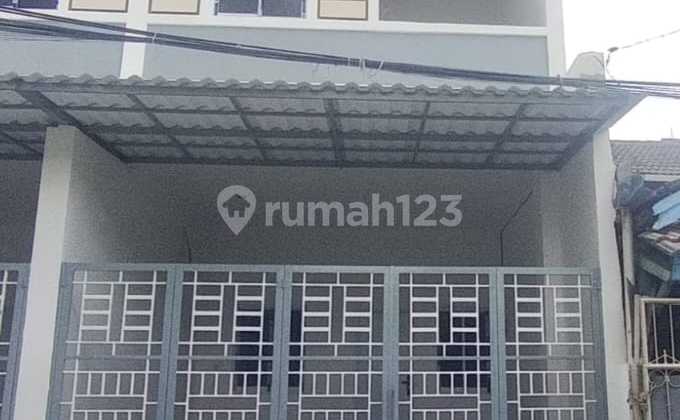 New Maulana Hasanudin Cipondoh House for Sale