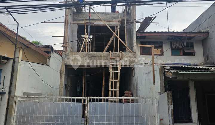 New House For Sale in Pejaten Barat, South Jakarta New House For Sale in Pejaten Barat, South Jakarta