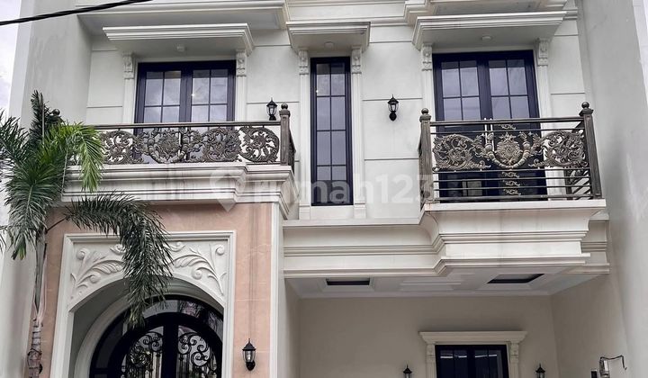 For Sale Rumah Mewah Modern Classic 2,5 Lantai + Roftop di Dalam Cluster Lokasi Strategis di Ciganjur Jagakarsa Kota - Jakarta Selatan