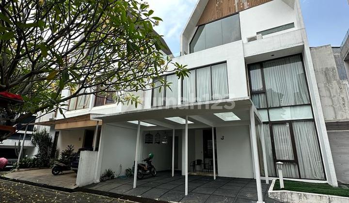 Full Furnished Rumah Mewah Dalam Town House Jatipadang Jakarta Selatan