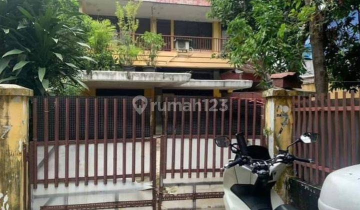 Dijual Rumah Hitung Tanah di Komplek Pancoran Jakarta Selatan
 1