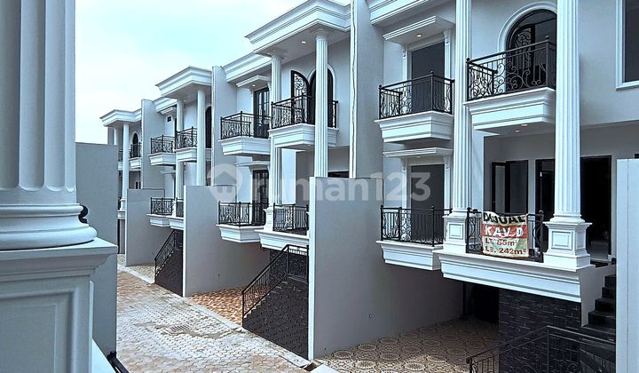 For Sale Brand New Townhouse European Classic Jagakarsa Jaksel 