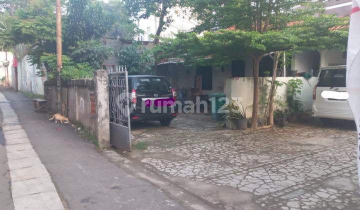 For Sale Tanah Bonus Rumah Induk Plus Kos Kosan, Kontrakan Dan Kios Di Daerah Elit Kemang Jakarta Selatan For Sale Tanah Bonus Rumah Induk Plus Kos Kosan, Kontrakan Dan Kios Di Daerah Elit Kemang Jakarta Selatan