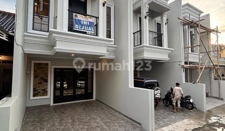 Classic Modern Luxury House in Tanah Baru Beji Depok 2 Floors + Rooftop Garden 2