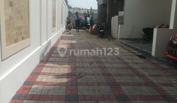 Rumah Baru Klasik Modern Mewah Dalam Komplek di Tanah Baru Depok3 - Lantai 2