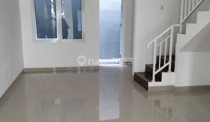 Di jual rumah mewah dan moderen  ada carpot bebas banjir di Cipinang Muara 1