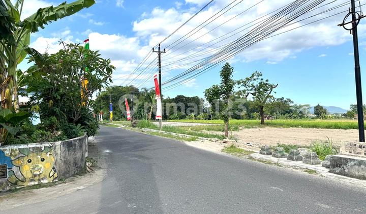 Tepi Jalan Aspal Lebar, Cocok Peruntukan Usaha