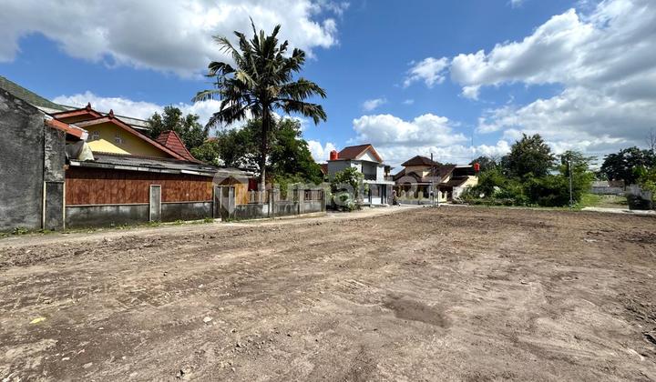 Premium Location in North Yogyakarta, Close to Various Tourist Attractions Premium Location in North Yogyakarta, Close to Various Tourist Attractions