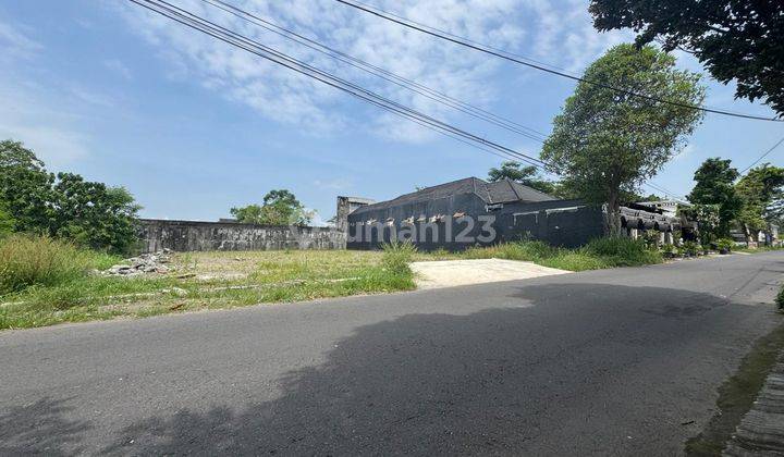 Tanah Tepi Jalan Aspal, Timur Stadion Maguwoharjo Sleman 1