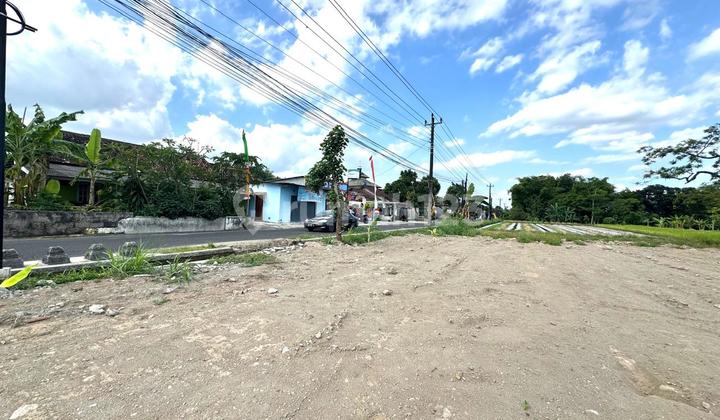Wide Asphalt Roadside, Affordable Land in Jogja Ready to Build Wide Asphalt Roadside, Affordable Land in Jogja Ready to Build