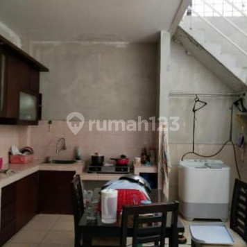 Rumah Grisenda Disewakan Hadap Taman 3