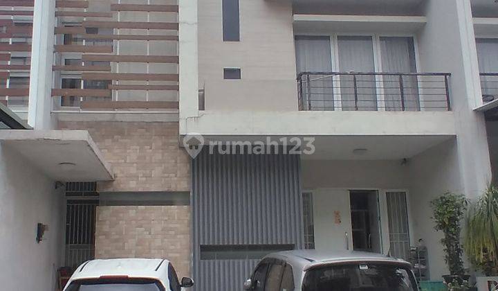 Rumah 3 lantai Bagus dengan Jalan Lebar 1