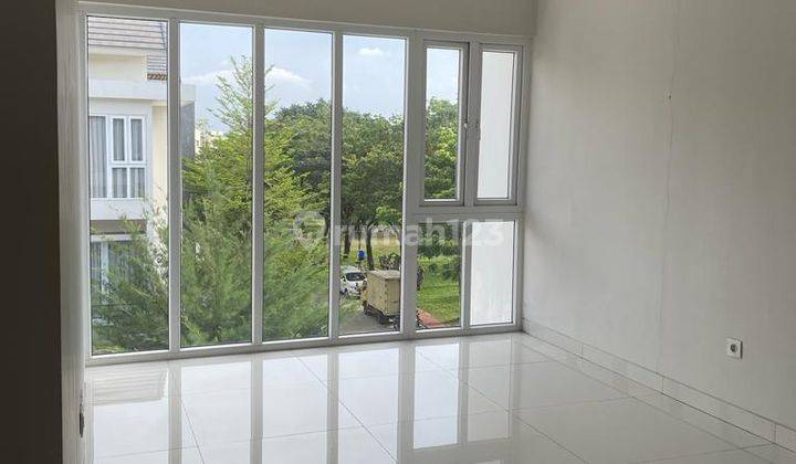 Rumah 3 lantai Bagus dengan Jalan Lebar 7
