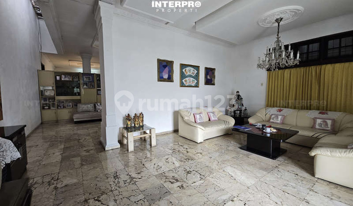 Rumah 2 Lantai Dijual Duri Kepa Hadap Barat - Luas Tanah 535M2