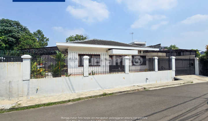 Rumah Hook Dijual Taman Kedoya – Luas Tanah 302m2