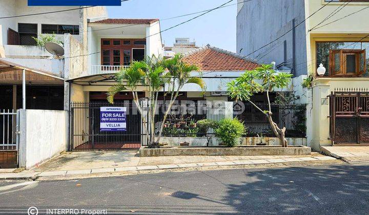 Rumah Depan Taman Jalan Lebar di Katatalia Utara, Tomang 1