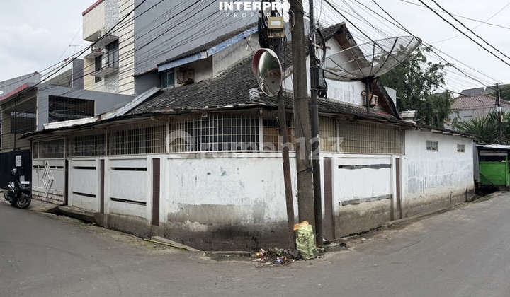 Hook House in Taman Ratu Suitable for Building a New Home - Land Area 196M2 2