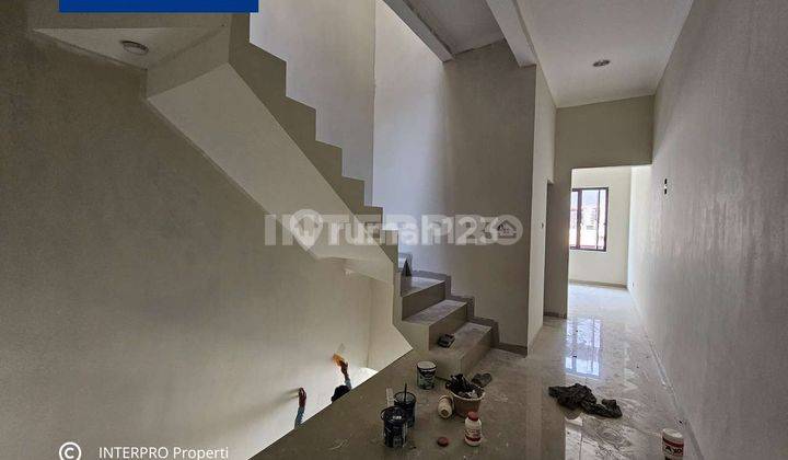 Rumah Baru Dijual Minimalis Modern 3 Lantai Taman Ratu Lt 50m2 2