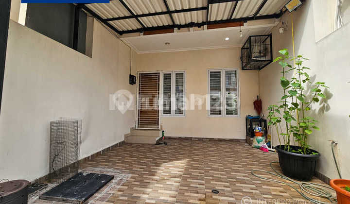 Rumah Dijual Taman Ratu 3 Lantai Lokasi Strategis - LT 75m2 2