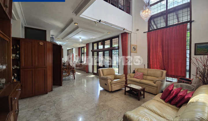 Rumah Dijual Lokasi Strategis - LT 520m2 SHM 2