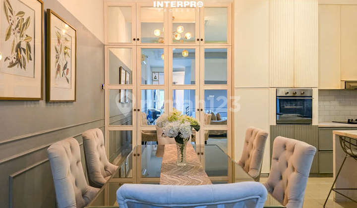 Rumah Mewah 4 Lantai Siap Huni Dijual Taman Ratu Lt 120M2