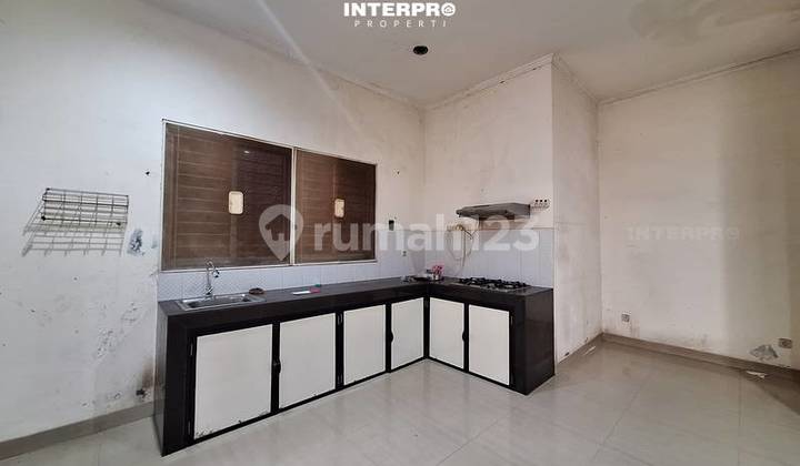 Rumah Disewakan Taman Kedoya Baru Blok Favorit - 200M2 2