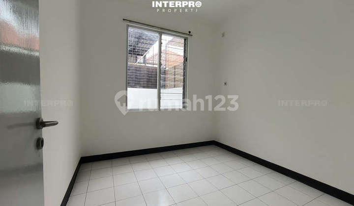 Rumah 2 Lantai Dijual Taman Ratu Hadap Timur SHM - Luas 160m2 2