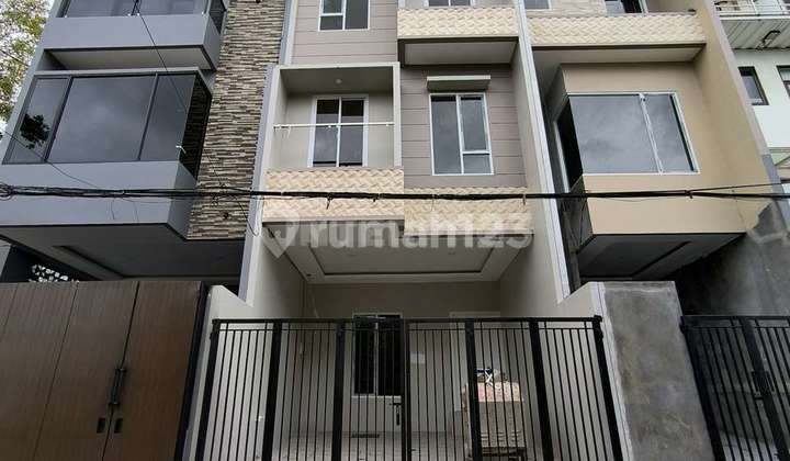 Rumah Dijual Taman Ratu Brand New 4 Lantai - LT 33m2 Rumah Dijual Taman Ratu Brand New 4 Lantai - LT 33m2