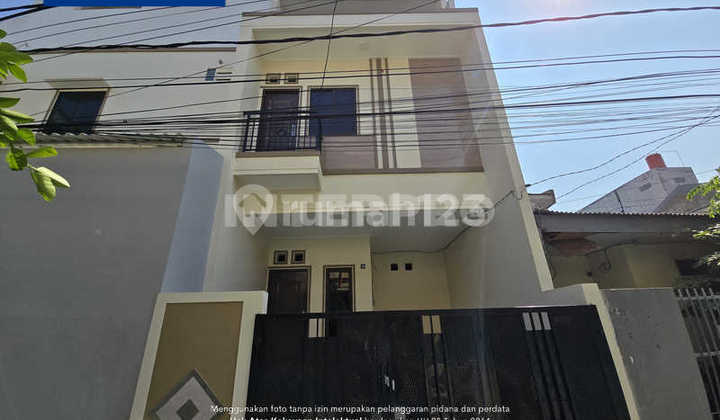 Rumah Brand New 3 Lantai Dijual Duri Kepa SHM - Luas Tanah 62m2