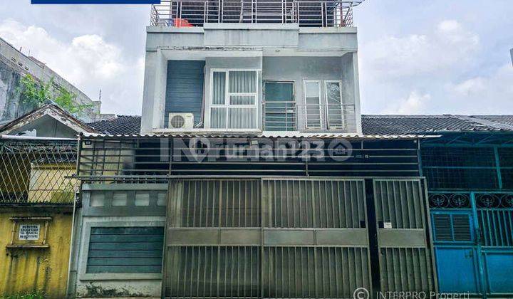 Rumah Dijual Taman Ratu Siap Huni - LT 105m2 Lokasi Strategis 1