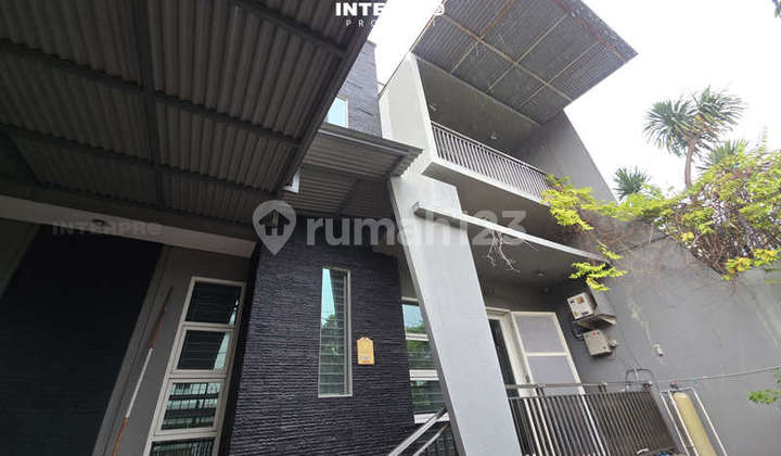 2-Story House for Sale in Taman Ratu, East-Facing SHM - 200m2