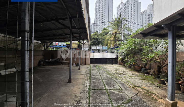 2-Story House for Sale in Tanjung Duren Timur, Suitable for Boarding House, 336m2 2