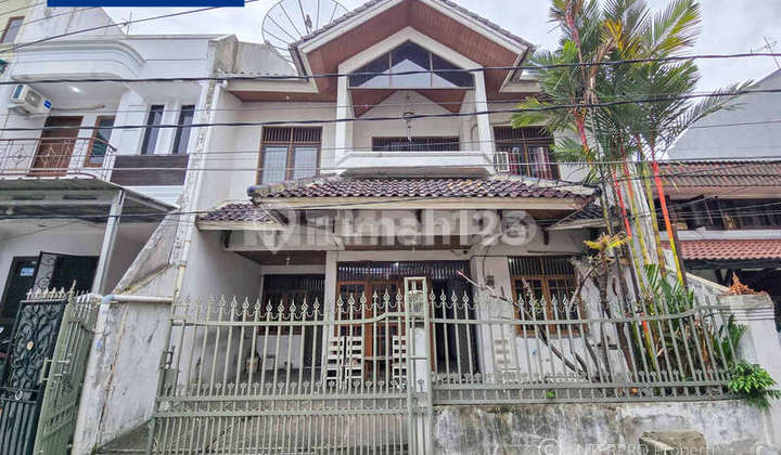 Rumah Dijual 2,5 Lantai Kokoh Terawat Tanjung Duren Lt 117m2 