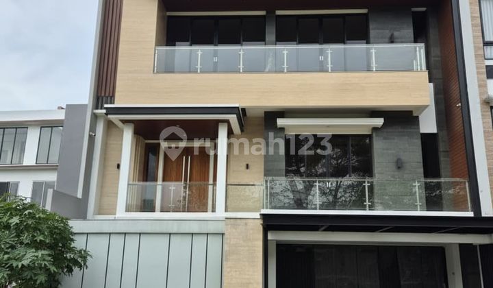 Rumah Bangunan Mandiri Brand New 3 Lantai View Clubhouse Scarlet The Springs Gading Serpong