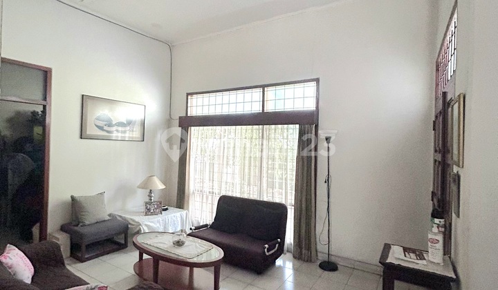 Dijual rumah tua, hitung tanah saja Di JL Musyawarah II, Kebun Jeruk, Jak bar 2