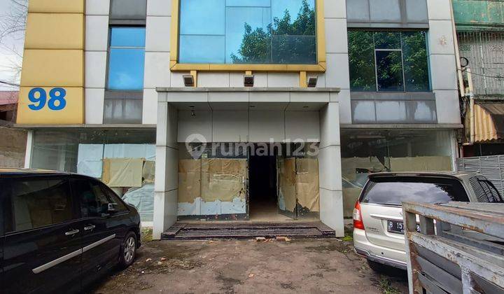 Gedung Perkantoran di Mampang Prapatan Raya Jakarta Selatan 1