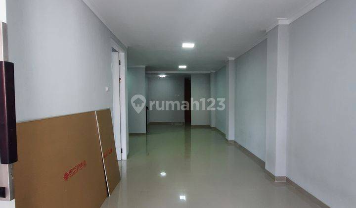 Rumah 3 Lantai Baru Semi Furnished SHM di Kelapa Gading, Jakarta Utara 2