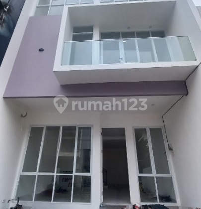 Rumah Brand New Dijual Di Kelapa Gading (EI1101S)