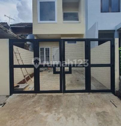 Rumah Baru 2 Lantai Di Kelapa Gading