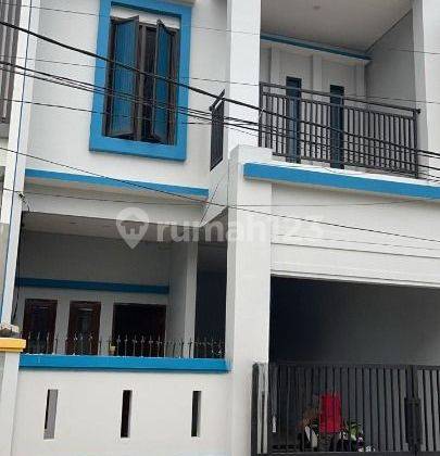 Rumah Baru di Pelindo Cilincing 2.5 Lantai  1