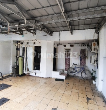 Kos2 Berjalan di Kelapa Gading