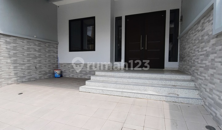 Ready-to-Occupy House in Kelapa Gading Ready-to-Occupy House in Kelapa Gading
