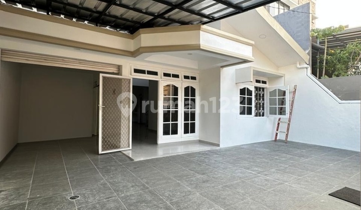 Rumah 2 Lantai Baru Renovasi di Kelapa Gading