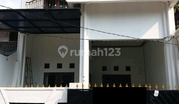 Harga Murah. Rumah 3 Lantai di Kelapa Gading(Aj3103b) Harga Murah. Rumah 3 Lantai di Kelapa Gading(Aj3103b)