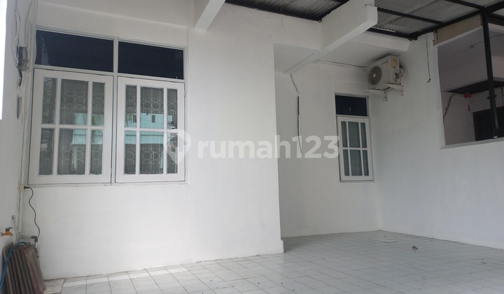A Ready-to-Live House in Gading A Ready-to-Live House in Gading