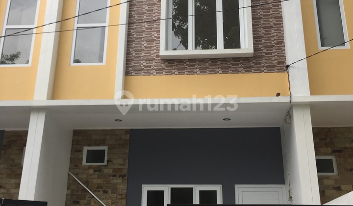 Rumah 2 Lantai Di Walikota Kelapa Gading
