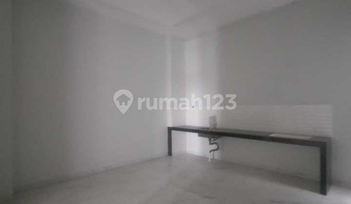 Rumah Minimalis 4 Lantai di Kelapa Gading 2